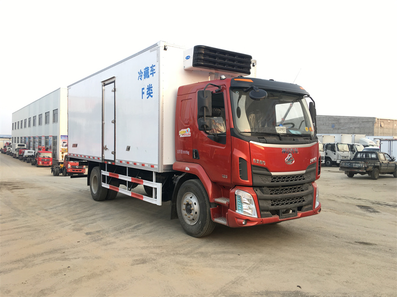 柳汽乘龍6.8冷藏車(chē)