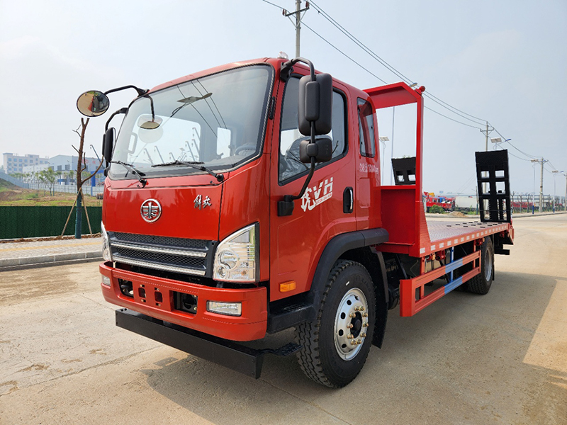 解放新款虎VH 4500軸距平板運(yùn)輸車