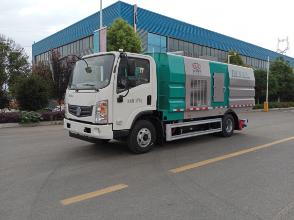 東風華神CL5080TXCBEV型純電動吸塵車